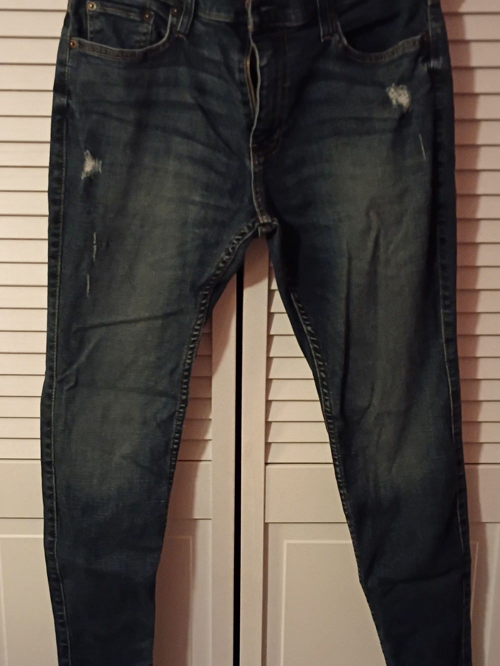 Hollister Men's Dark Blue Distressed Jeans